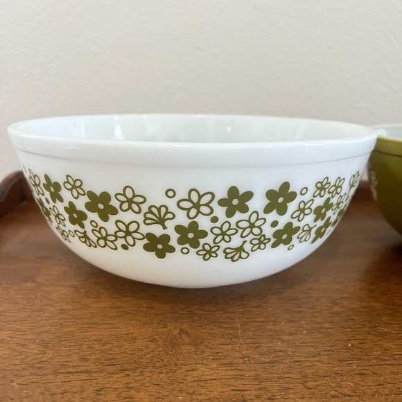 Vintage Pyrex Crazy Daisy Spring Blossom Floral Mixing Bowls - Picture 3 of 6